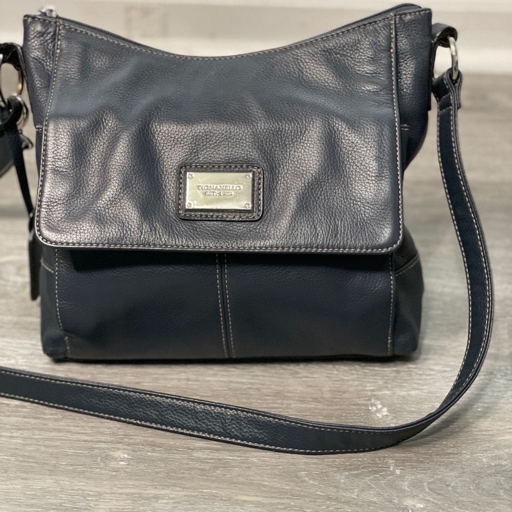 Tignanello Pebbled Leather Shoulderbag/Crossbody